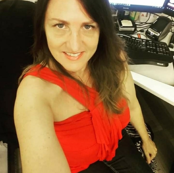 Red top - Picture 4 of 4